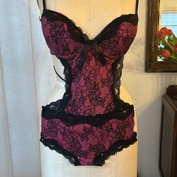Hot Pink & Black boy short & bra bodysuit by Native Intimates. Size 36 C - Picture 3 of 12